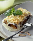 Plum lasagne with almonds and vanilla mousse