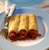 Mit Bolognese gefüllte Canelloni