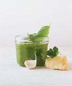 Pesto im Glas (ca. 3 Monate haltbar)
