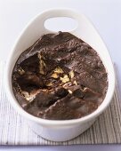 Schokoladenpudding mit Brioche in einer Backform (Aga Cooking)
