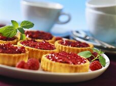 Tartlets with raspberry and lemon balm jam