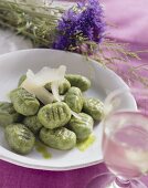 Gnocchi con l'erba orsina (Ramsons gnocchi with Parmesan)