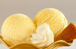 Vanilla ice cream with cream and wafer