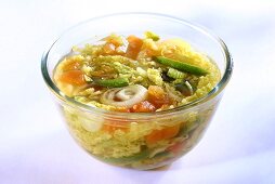 Low-calorie cabbage soup with carrots