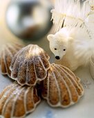 Bear's paw cookies in hazelnut dough