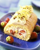 Sponge roll with strawberry and nectarine cream
