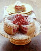 Trübelichueche (Redcurrant cake with meringue, Switzerland)