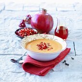 Pomegranate soup with cloves