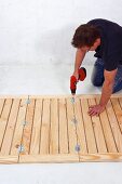 Making a wooden folding table (attaching the hinges)