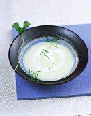 Creamed kohlrabi soup with parsley