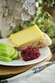 Apple and cranberry chutney with bread and cheese