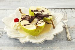 Pear with almond sauce and chocolate