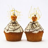 Halloween muffins with iced vanilla cream