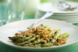 Grilled asparagus with toasted walnuts