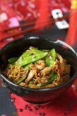Chinese egg noodles with chicken breast and vegetables