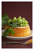 Chiffon cake with grapes