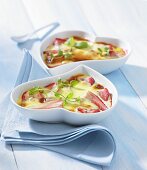 Creme brulee mit Erdbeeren