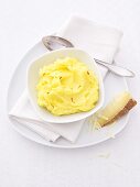 Mashed potatoes with saffron