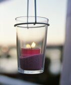 Tealight in suspended glass