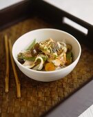 Asiatischer Fisch mit Gemüse