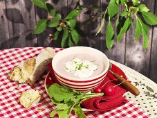 Radish soup with cream