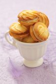 Spritz biscuits with marzipan and orange marmalade