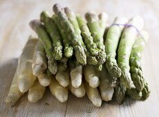 White and green spears of asparagus