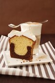 Kaffee-Schokoladen-Marmorkuchen mit Baiserhaube, Café Latte