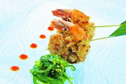 Deep-fried prawns with wakame salad and tomato ketchup