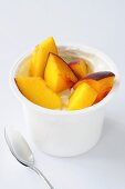 Yoghurt with peaches