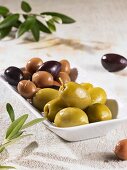 Verschiedene Oliven