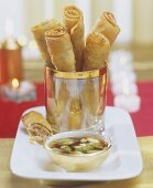 Spring rolls and dip with spring onions (Christmas)
