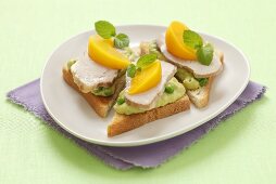 Toast triangles with pea mousse, cold meat and peaches
