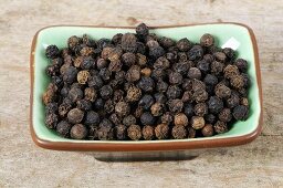 Malabar pepper (Piper nigrum)