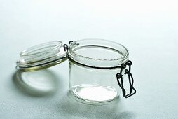 Empty preserving jar