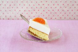 Sour milk cake with grapefruit