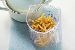 Macaroni in a measuring jug