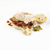 Ciabatta mit Artischocken und Salami