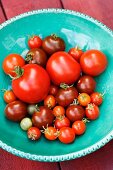 A bowl of tomatoes