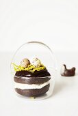 Schokoladen-Whoopie Pie mit Osternest