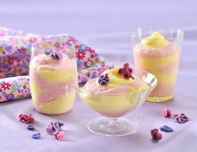 Semolina puddings with candied flowers