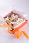 Vanilla and meringue biscuits as a gift