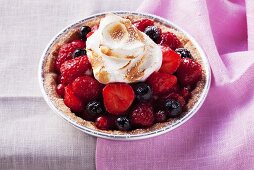 Berry cake with meringue