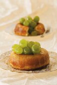 Savarin with grapes