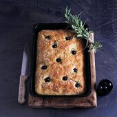 Focaccia con le olive (focaccia with olives and rosemary)