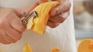 A pumpkin being prepared (German Voice Over)