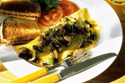Mushroom and Pepper Omelet with Toast