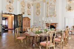 A festive hall with a laid table in the Rosenthal Casino, Selb