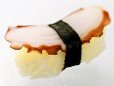 Nigiri-Sushi mit Oktopus