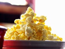 Popcorn in einer Schale